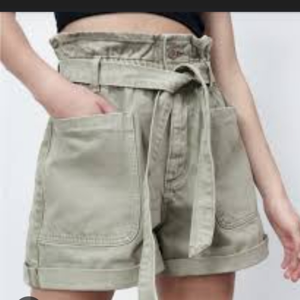 EUC Zara Size 2 Paperbag High Waist Belted Green Denim Shorts!!